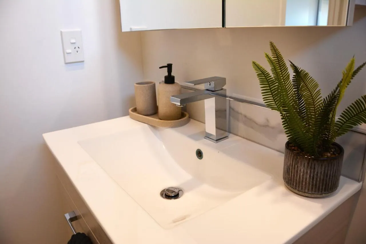 Cosy And Close To Central City Christchurch